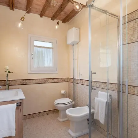 Willa Noemi Querce (Lucca)